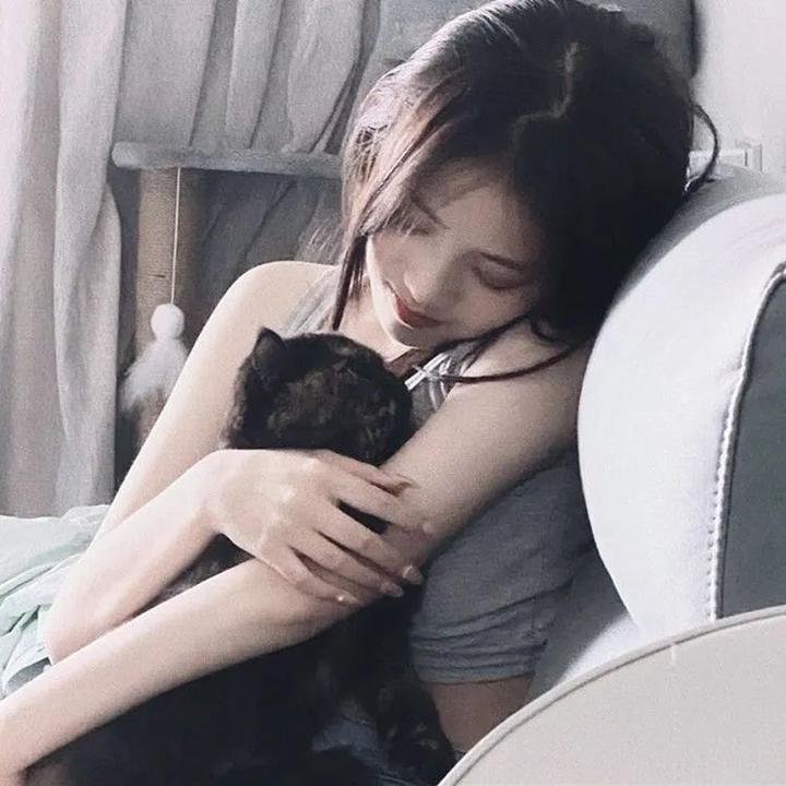 在光影中漫步:罗比穆勒